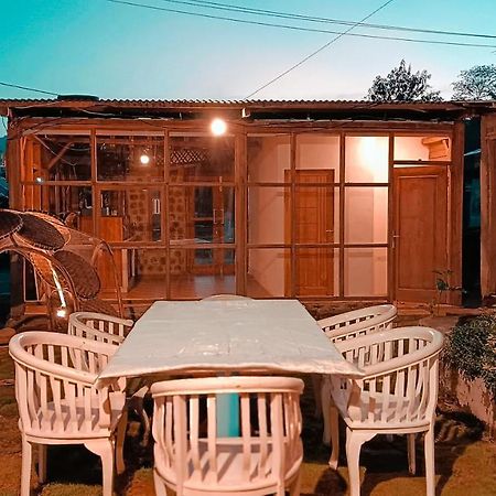 Lontart Guesthouse Nggorang Eksteriør bilde